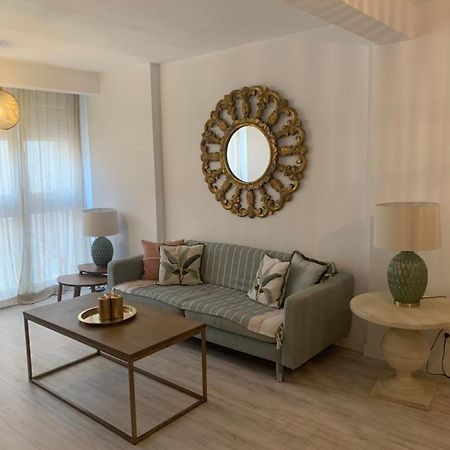 Hidden Gem Nereidas Beach Con Ascensor Cadiz Luaran gambar